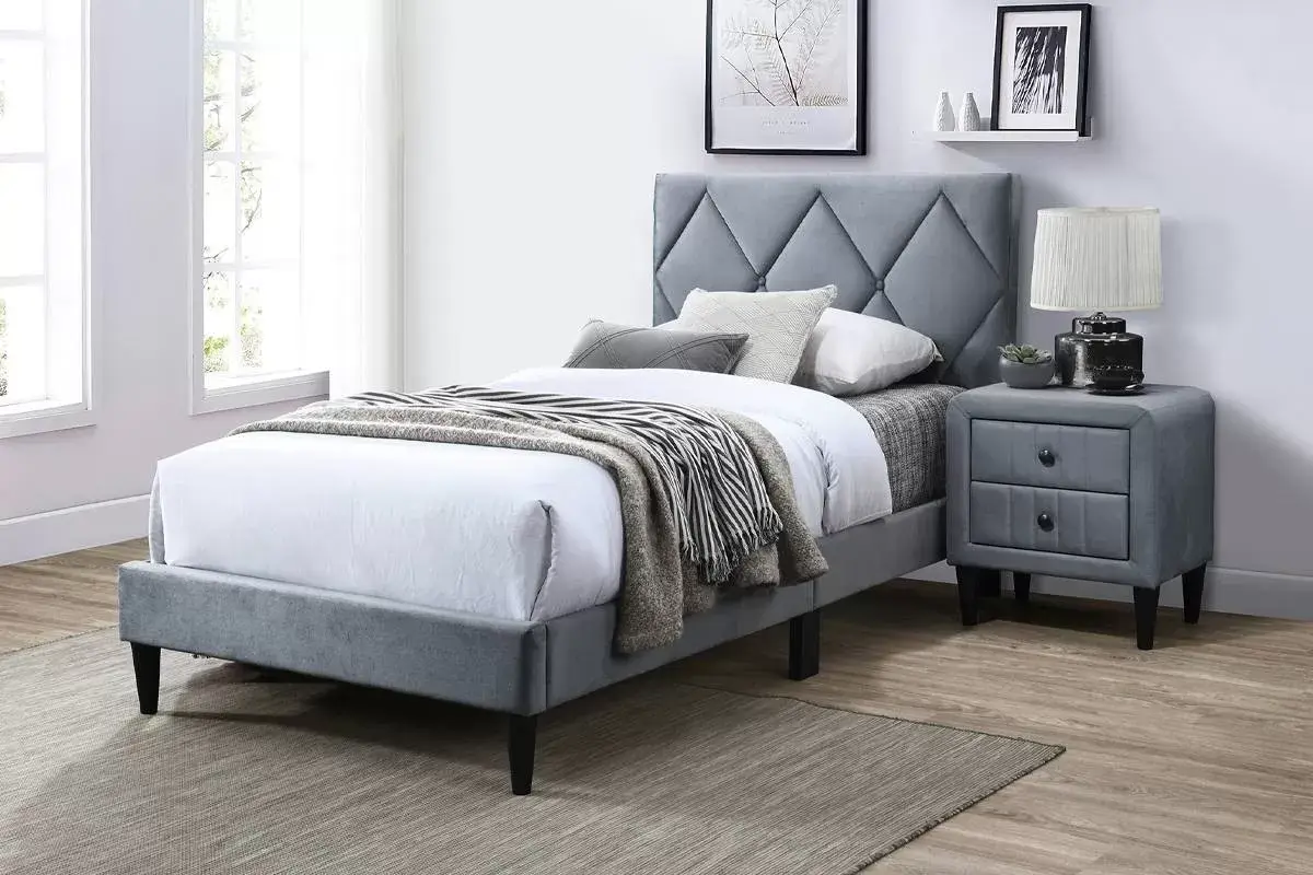 Full Bed, Gray